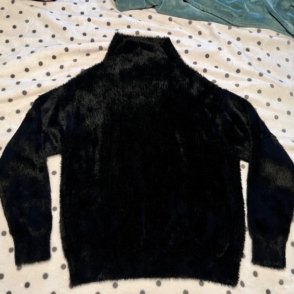 Aritzia Wilfred Montpellier Fuzzy Sweater - Picture 5 of 5